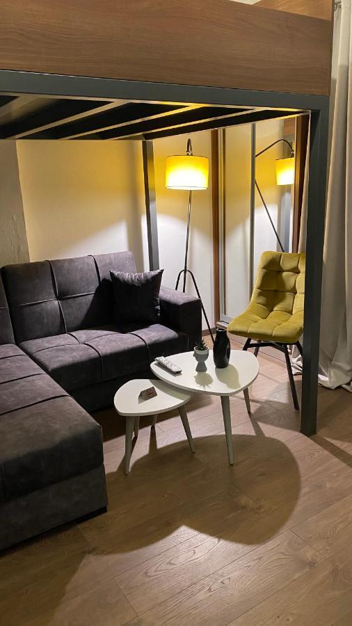 Modern Tiny House In โวโลส ภายนอก รูปภาพ